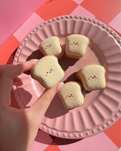 Toast Macaron Clicker