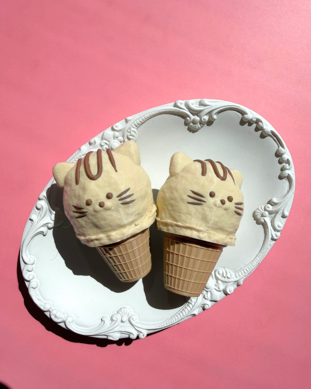 Caramel Kitty Drizzle Scoop Clicker