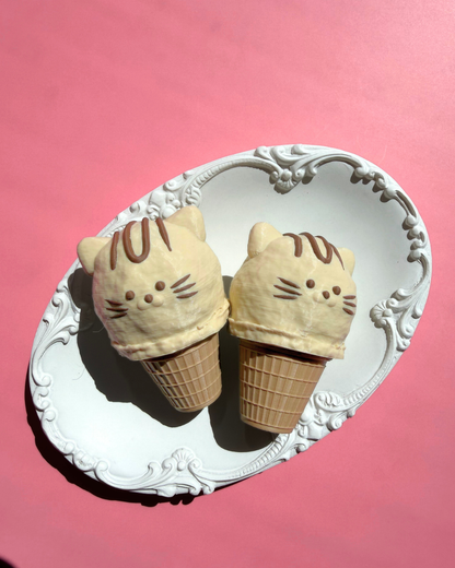 Caramel Kitty Drizzle Scoop Clicker