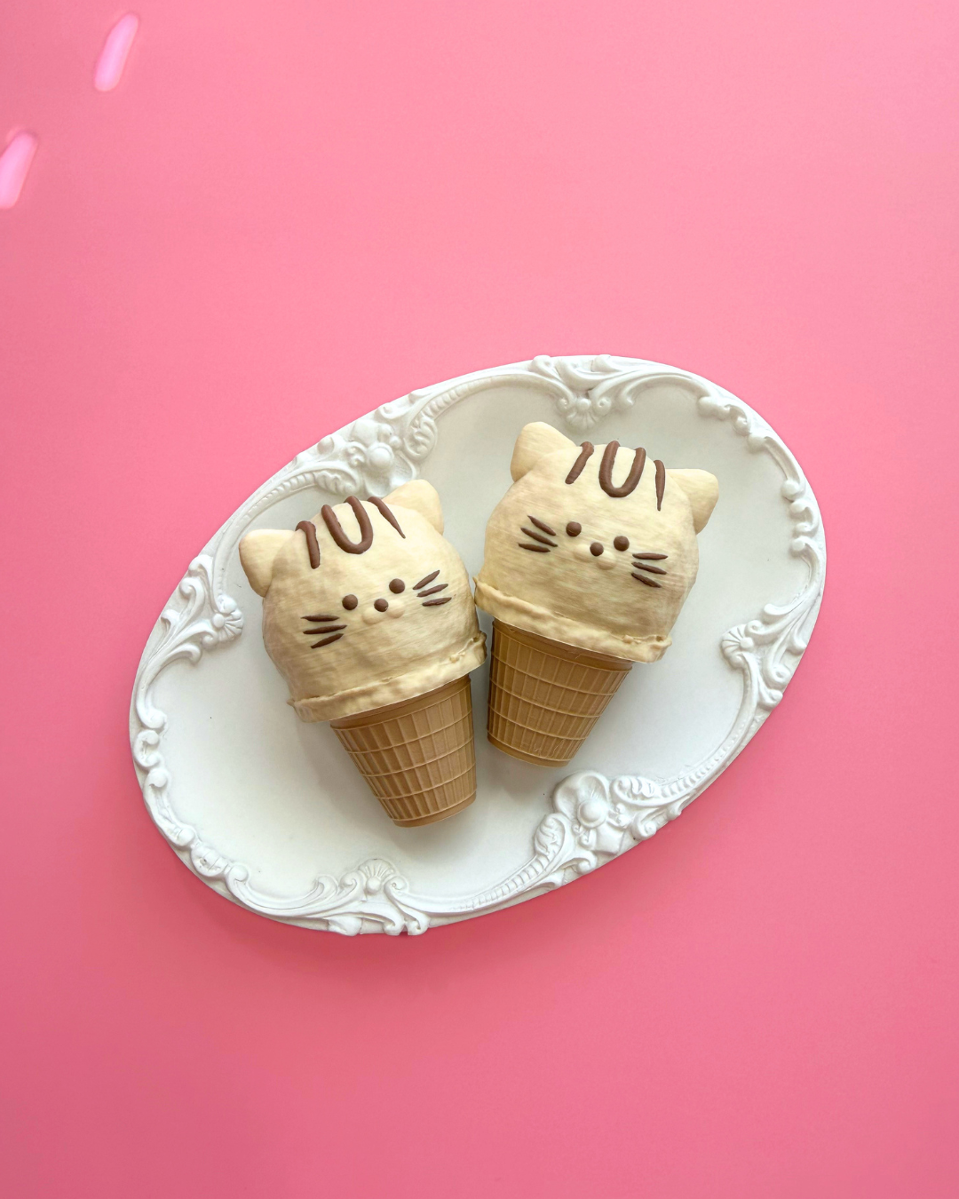 Caramel Kitty Drizzle Scoop Clicker
