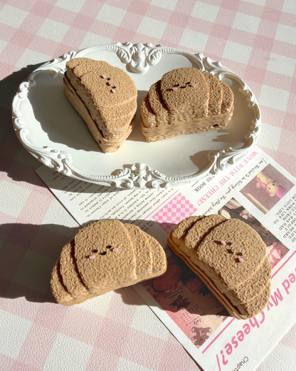 Croissant Macaron Clicker